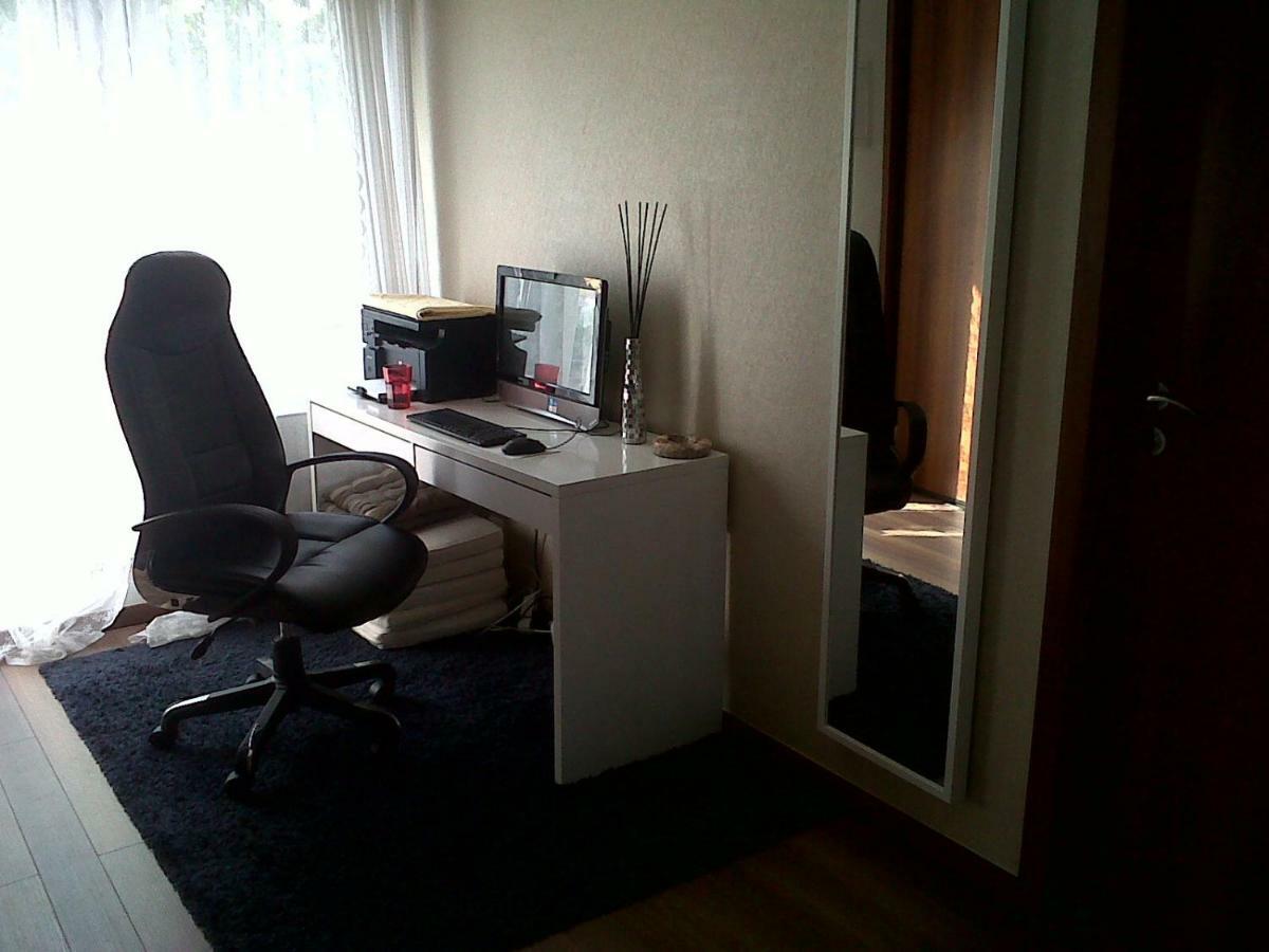 Topoľčany Walnut Apartment With Sauna And Pond מראה חיצוני תמונה