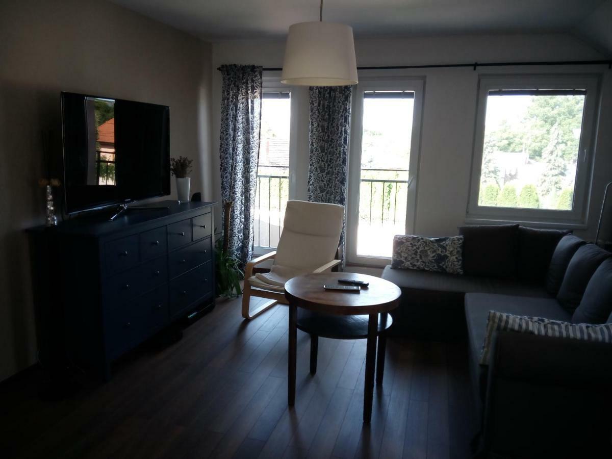 Topoľčany Walnut Apartment With Sauna And Pond מראה חיצוני תמונה